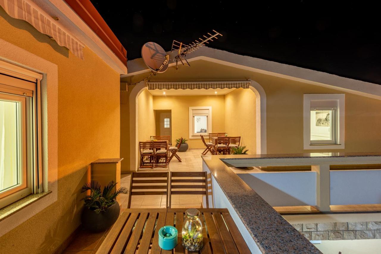 Villa Karmen - Poolhouse Vir Kültér fotó