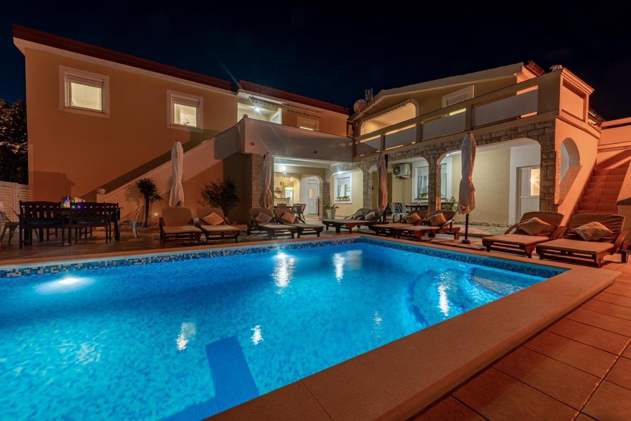Villa Karmen - Poolhouse Vir Kültér fotó