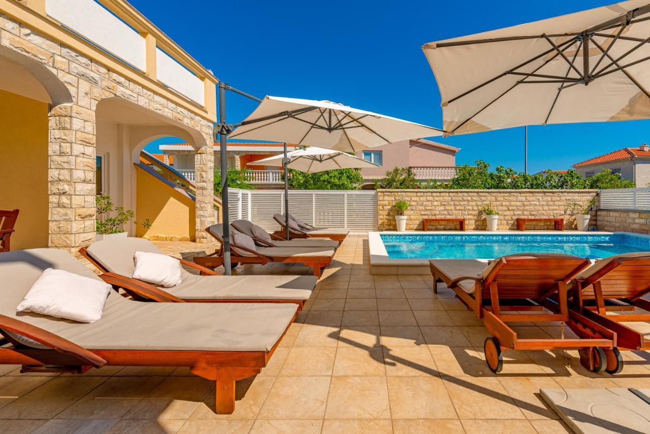 Villa Karmen - Poolhouse Vir Kültér fotó